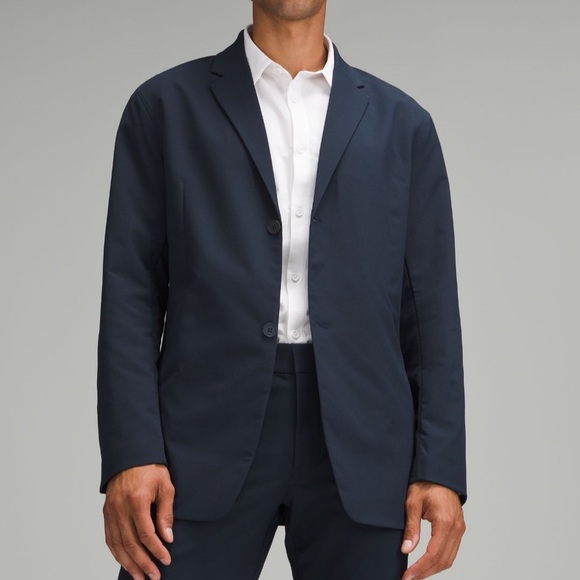 Lululemon - New venture button front blazer - Picture 2 of 16